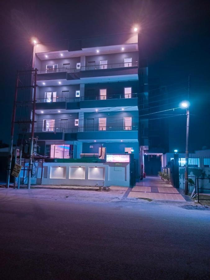 Hotel Noida Express Экстерьер фото